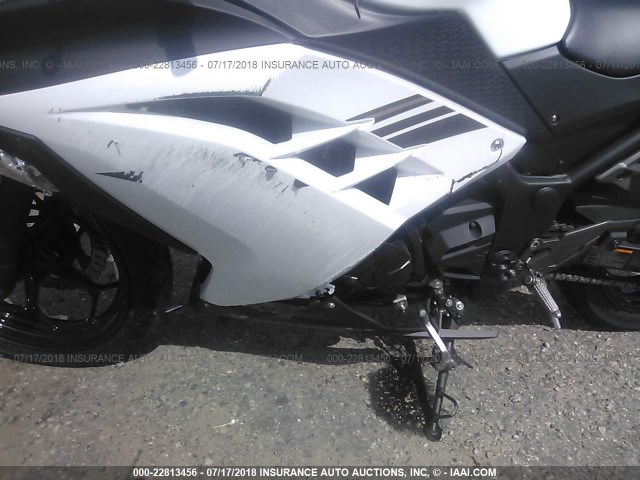 JKAEX8A10HDA30897 - 2017 KAWASAKI EX300 A WHITE photo 9