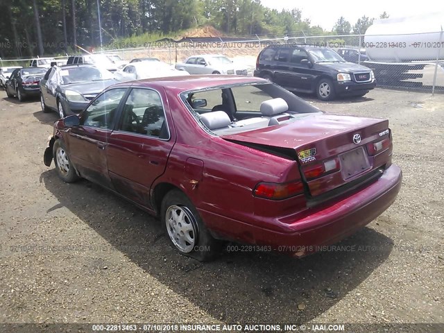 JT2BG22K8W0106261 - 1998 TOYOTA CAMRY CE/LE/XLE მუქწითელი ფოტო 3