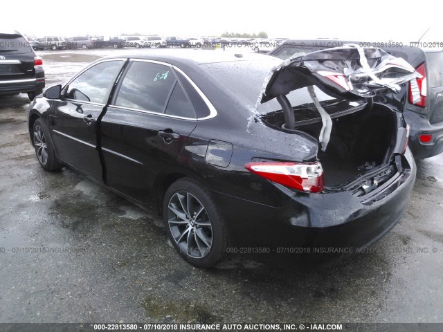 4T1BF1FK8FU986753 - 2015 TOYOTA CAMRY LE/XLE/SE/XSE BLACK photo 3