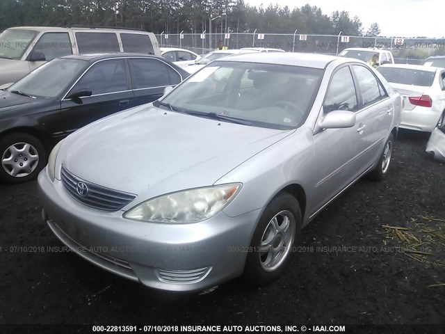 4T1BE30K35U074179 - 2005 TOYOTA CAMRY LE/XLE/SE 银色 照片 2