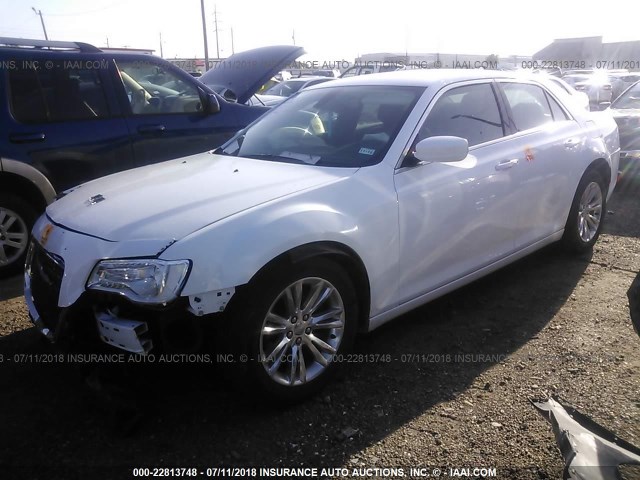 2C3CCAAGXGH304579 - 2016 CHRYSLER 300 LIMITED WHITE photo 2