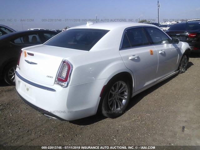 2C3CCAAGXGH304579 - 2016 CHRYSLER 300 LIMITED WHITE photo 4
