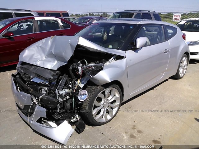 KMHTC6AD0CU077534 - 2012 HYUNDAI VELOSTER SILVER photo 2