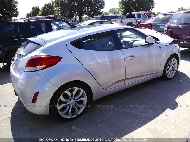 KMHTC6AD0CU077534 - 2012 HYUNDAI VELOSTER SILVER photo 4