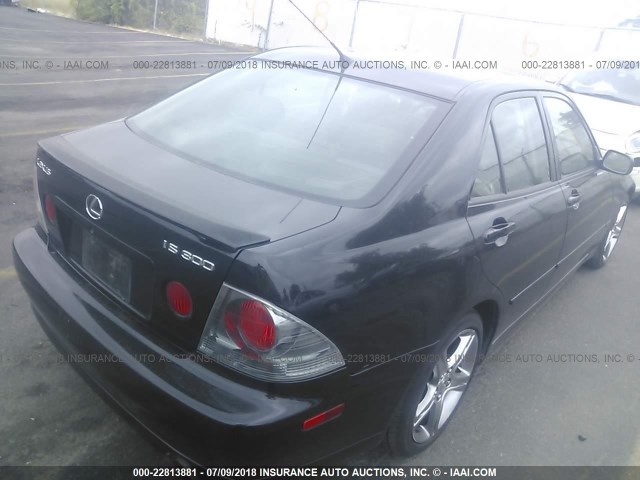 JTHBD192640090279 - 2004 LEXUS IS 300 BLACK photo 4