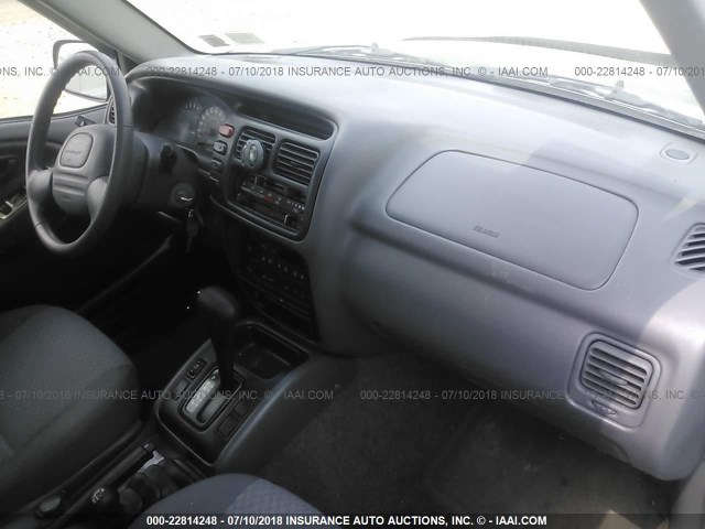 2CNBJ13C526907169 - 2002 CHEVROLET TRACKER TAN photo 5