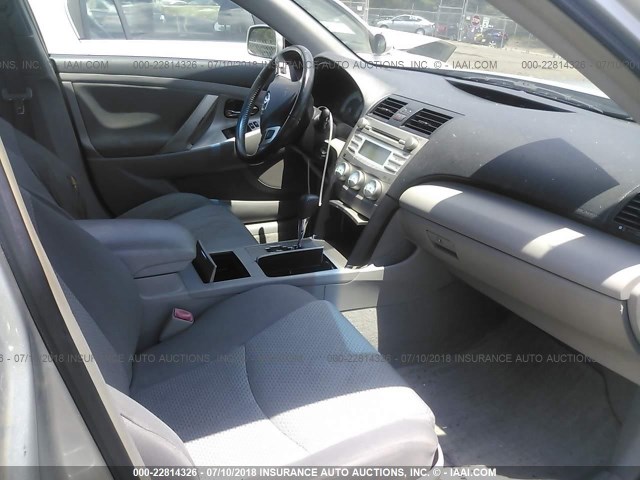 4T1BE46K27U547473 - 2007 TOYOTA CAMRY NEW GENERAT CE/LE/XLE/SE SILVER photo 5