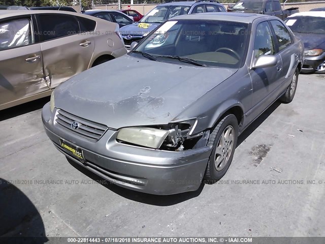 JT2BF28K1W0100831 - 1998 TOYOTA CAMRY LE/XLE Թուխ լուսանկար 2
