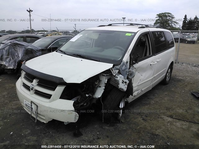 2D4RN3D12AR402156 - 2010 DODGE GRAND CARAVAN HERO WHITE photo 2