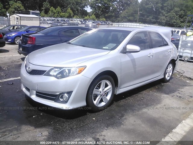 4T1BF1FK6EU449331 - 2014 TOYOTA CAMRY L/SE/LE/XLE 银色 照片 2