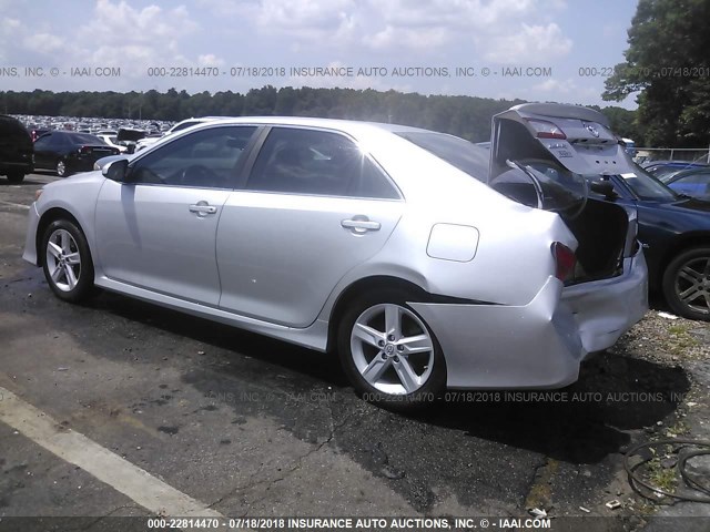 4T1BF1FK6EU449331 - 2014 TOYOTA CAMRY L/SE/LE/XLE 银色 照片 3