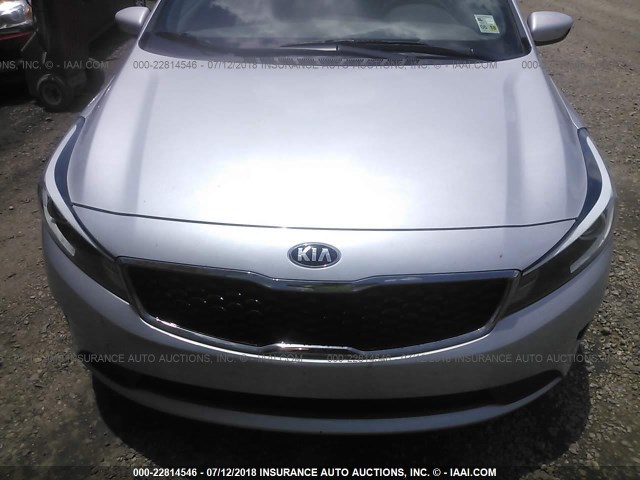 3KPFL4A75HE110064 - 2017 KIA FORTE LX/S SILVER photo 6