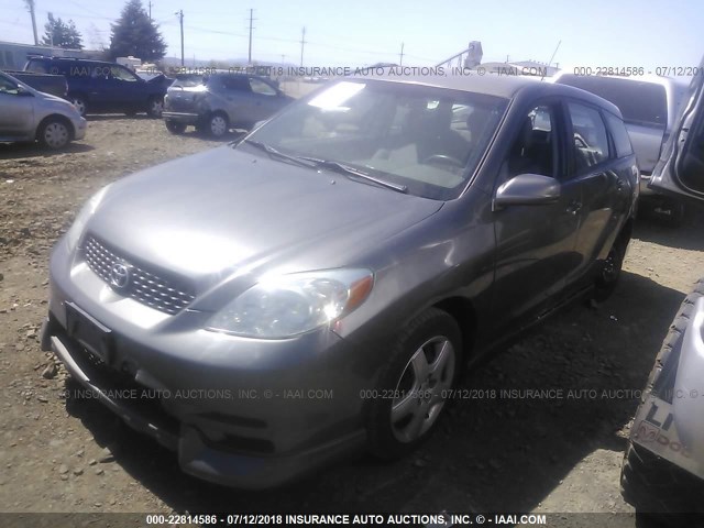 2T1KR38E04C256599 - 2004 TOYOTA COROLLA MATRIX XR GRAY photo 2
