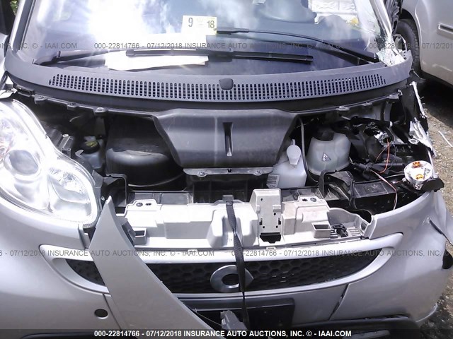 WMEEJ3BA8FK811666 - 2015 SMART FORTWO PURE/PASSION SILVER photo 10