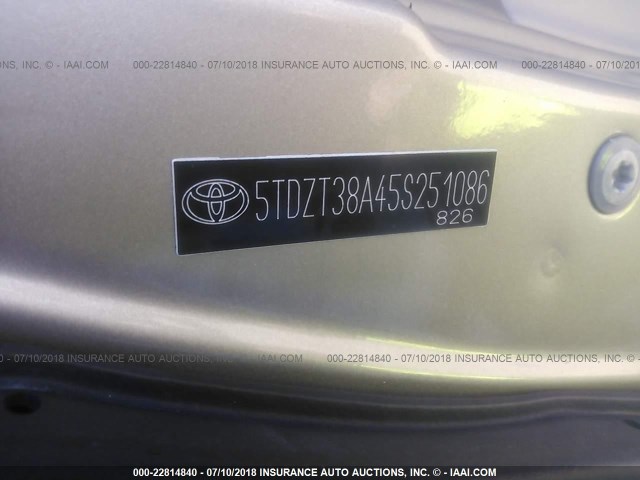 5TDZT38A45S251086 - 2005 TOYOTA SEQUOIA LIMITED GOLD photo 9