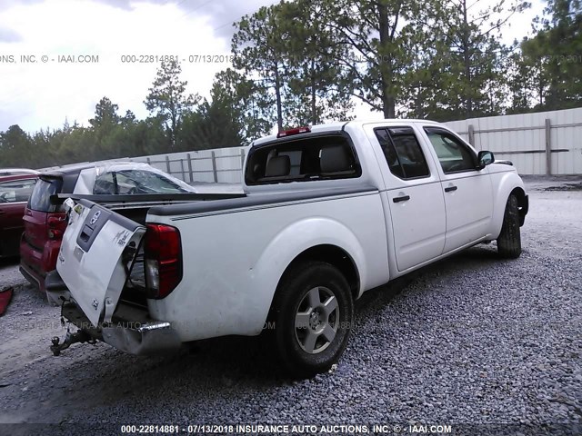 1N6AD09U58C437191 - 2008 NISSAN FRONTIER CREW CAB LE/SE/OFF ROAD WHITE photo 4