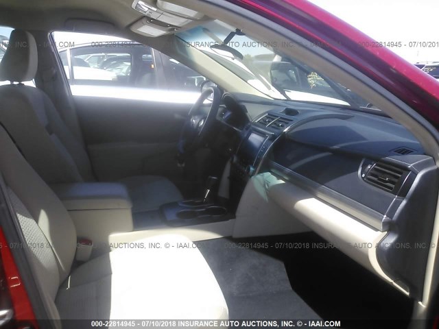 4T1BF1FK8EU794277 - 2014 TOYOTA CAMRY L/SE/LE/XLE 红色 照片 5