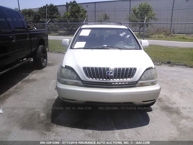 JT6GF10U8X0038762 - 1999 LEXUS RX 300 WHITE photo 6