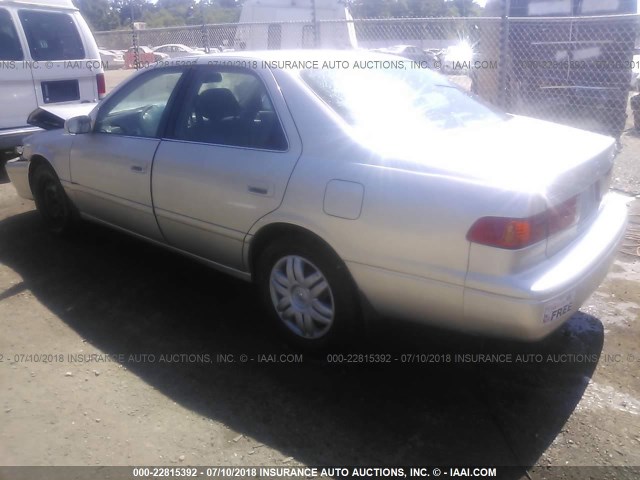 JT2BG22K1Y0425245 - 2000 TOYOTA CAMRY CE/LE/XLE 银色 照片 3
