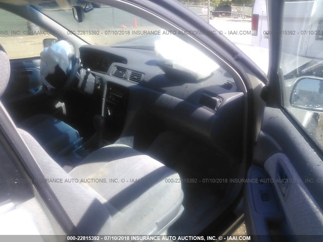 JT2BG22K1Y0425245 - 2000 TOYOTA CAMRY CE/LE/XLE 银色 照片 5