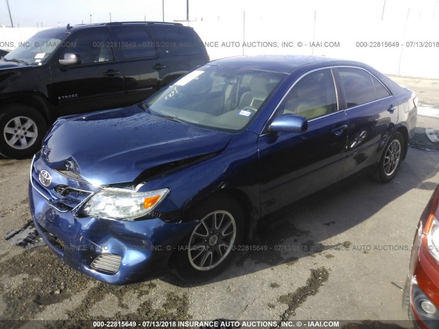 4T4BF3EK9AR055710 - 2010 TOYOTA CAMRY SE/LE/XLE BLUE photo 2