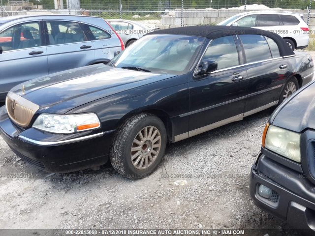 1LNHM85W85Y624894 - 2005 LINCOLN TOWN CAR SIGNATURE LONG WHEELBASE BLACK photo 2