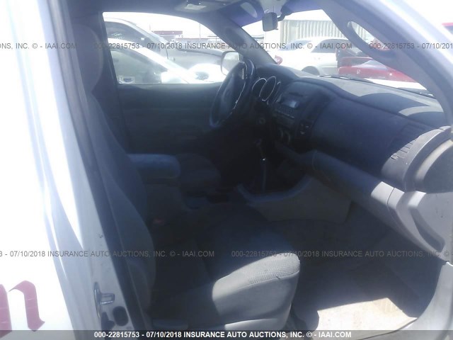 5TETX22N75Z072530 - 2005 TOYOTA TACOMA ACCESS CAB Weiß Foto 5