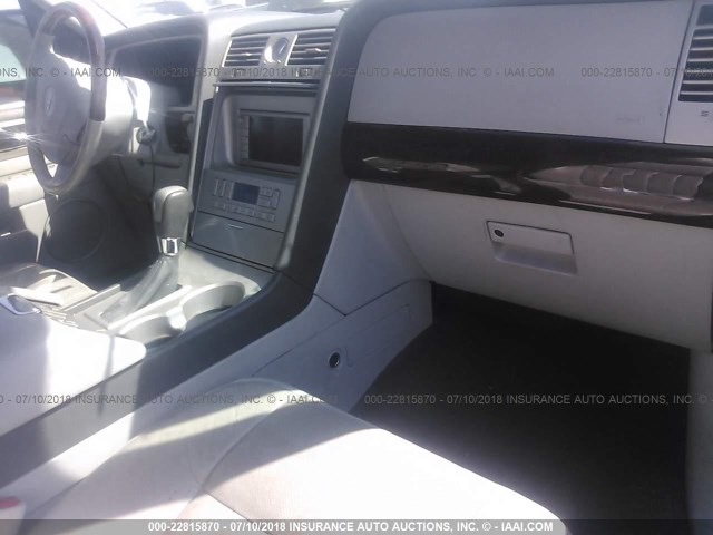 5LMFU28R54LJ05370 - 2004 LINCOLN NAVIGATOR SILVER photo 5