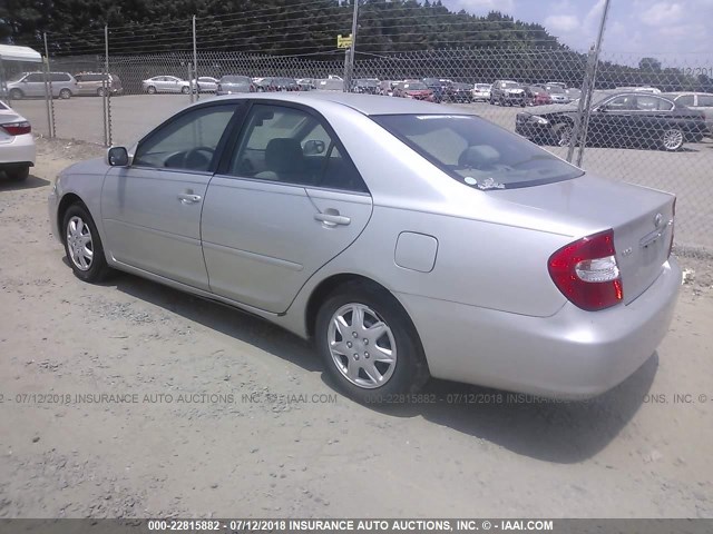 4T1BE32K82U510159 - 2002 TOYOTA CAMRY LE/XLE/SE Gümüş foto 3