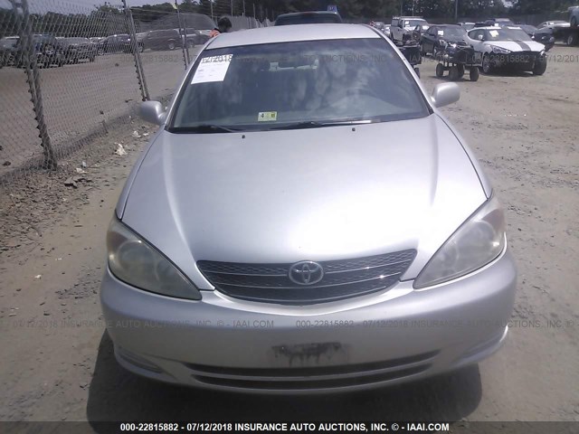 4T1BE32K82U510159 - 2002 TOYOTA CAMRY LE/XLE/SE Gümüş foto 6
