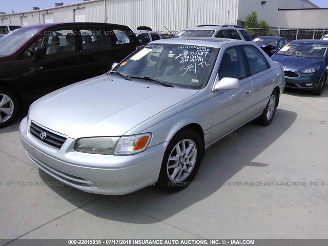 JT2BF28K610337193 - 2001 TOYOTA CAMRY LE/XLE SILVER photo 2