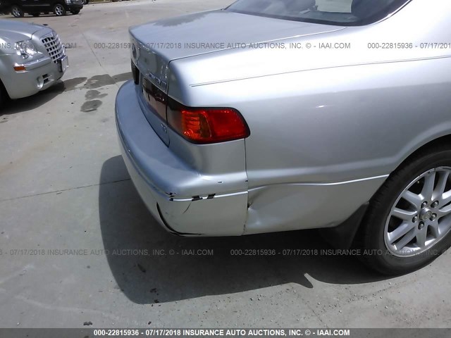 JT2BF28K610337193 - 2001 TOYOTA CAMRY LE/XLE SILVER photo 6