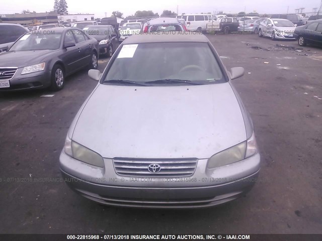 4T1BG22K3VU126704 - 1997 TOYOTA CAMRY CE/LE/XLE თაფლისფერი ფოტო 6