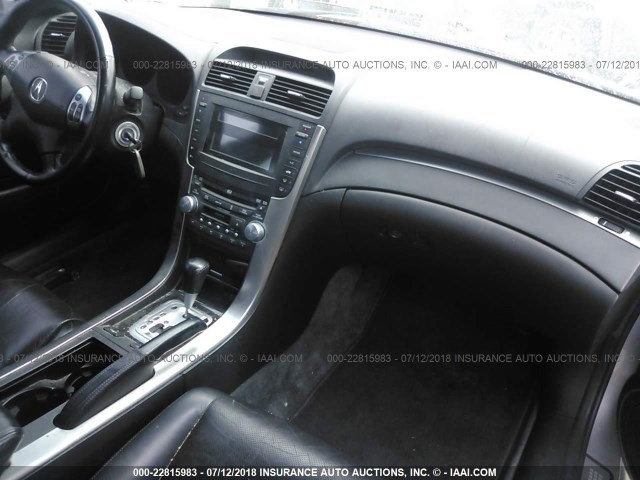 19UUA66275A009291 - 2005 ACURA TL SILVER photo 5