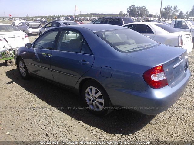 JTDBE32K340270338 - 2004 TOYOTA CAMRY LE/XLE BLUE photo 3