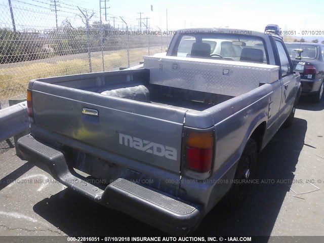 JM2UF1233L0910898 - 1990 MAZDA B2200 SHORT BED GRAY photo 4