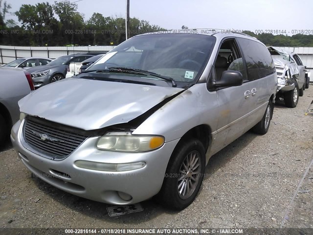 1C4GP64L1YB599184 - 2000 CHRYSLER TOWN & COUNTRY LIMITED SILVER photo 2