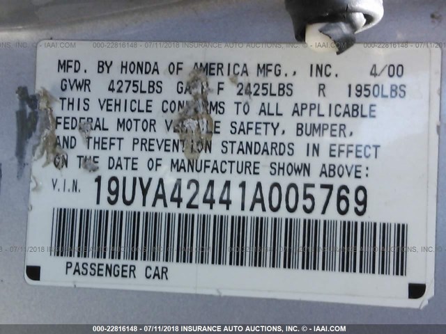 19UYA42441A005769 - 2001 ACURA 3.2CL SILVER photo 9