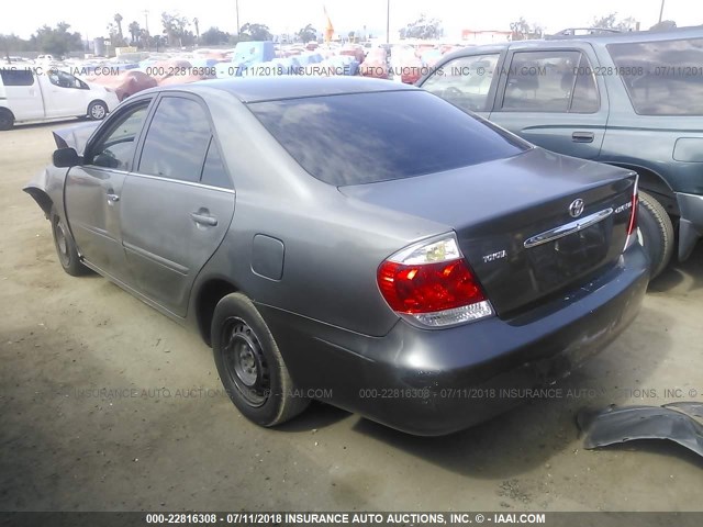 4T1BE32K45U528985 - 2005 TOYOTA CAMRY LE/XLE/SE 灰色 照片 3
