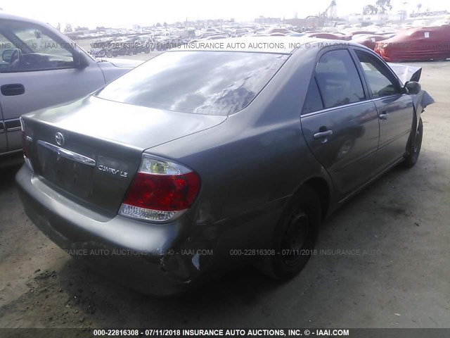 4T1BE32K45U528985 - 2005 TOYOTA CAMRY LE/XLE/SE 灰色 照片 4