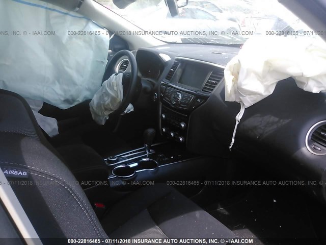 5N1DR2MM4HC668373 - 2017 NISSAN PATHFINDER S/SV/SL/PLATINUM 灰色 照片 5