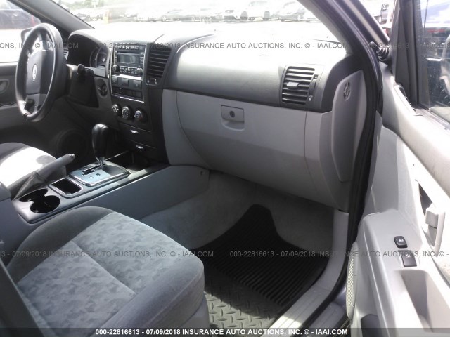 KNDJD735X85815829 - 2008 KIA SORENTO EX/LX GRAY photo 5