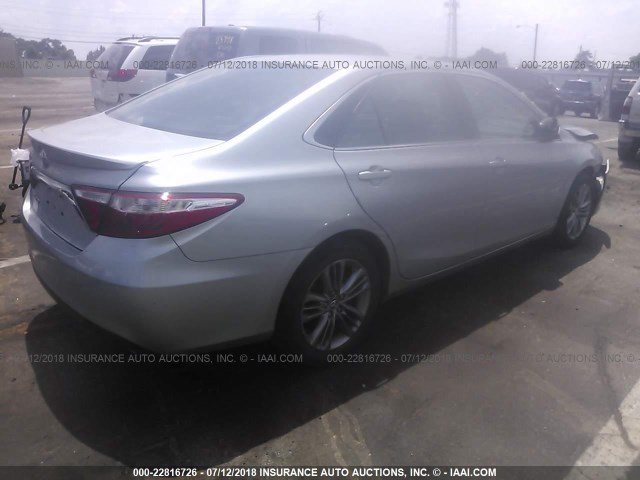 4T1BF1FK2FU087578 - 2015 TOYOTA CAMRY LE/XLE/SE/XSE 银色 照片 4