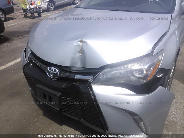4T1BF1FK2FU087578 - 2015 TOYOTA CAMRY LE/XLE/SE/XSE 银色 照片 6