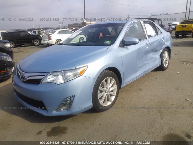 4T1BK1FK5CU521449 - 2012 TOYOTA CAMRY SE/XLE Light Blue photo 2