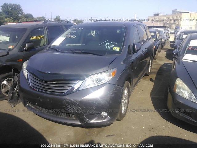 5TDYK3DC5BS130813 - 2011 TOYOTA SIENNA XLE/LIMITED GRAY photo 2