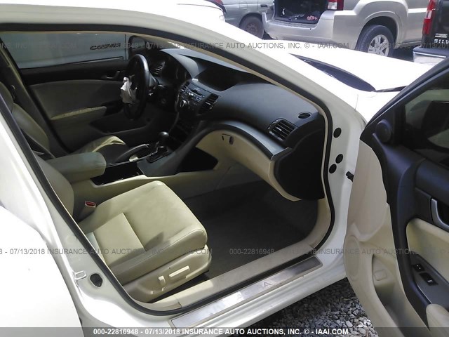 JH4CU4F47AC000739 - 2010 ACURA TSX WHITE photo 5