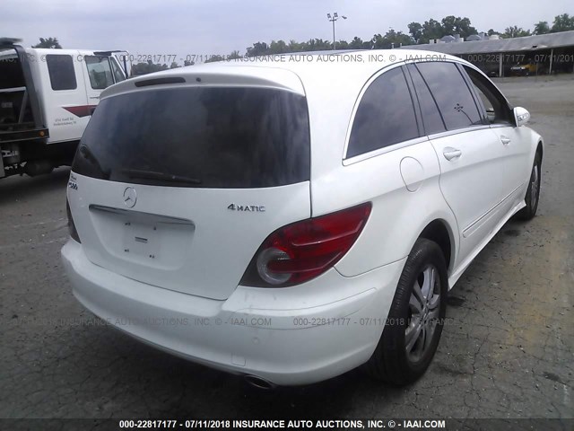 4JGCB75E27A058700 - 2007 MERCEDES-BENZ R 500 WHITE photo 4