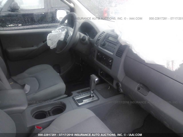 1N6AD07W76C442443 - 2006 NISSAN FRONTIER CREW CAB LE/SE/OFF ROAD SILVER photo 5