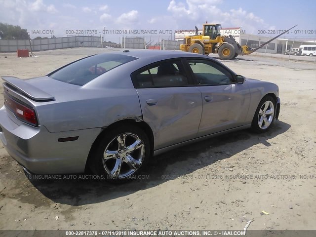 2C3CDXHG2DH655911 - 2013 DODGE CHARGER SXT SILVER photo 4